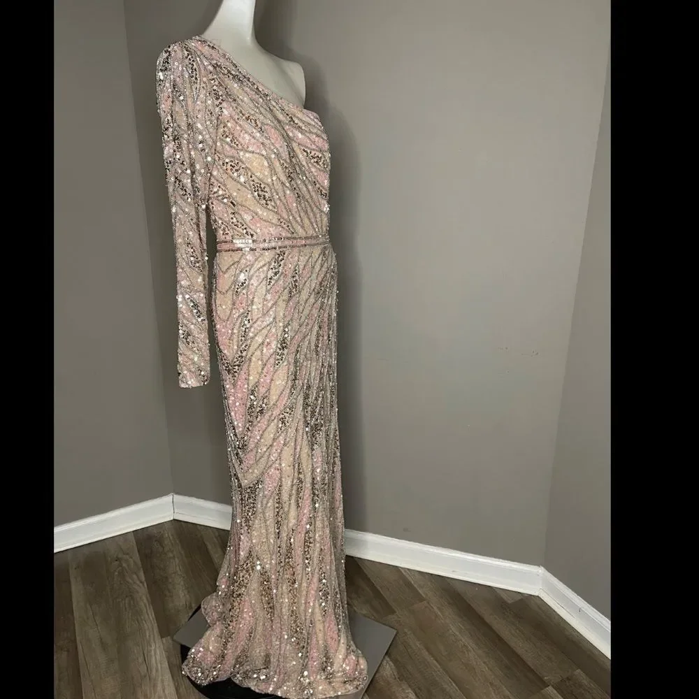 Mac Duggal
One-Shoulder Sequin Gown - Picture 6 of 9